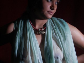 v1-indian-girls-nude-art-pics-600x902